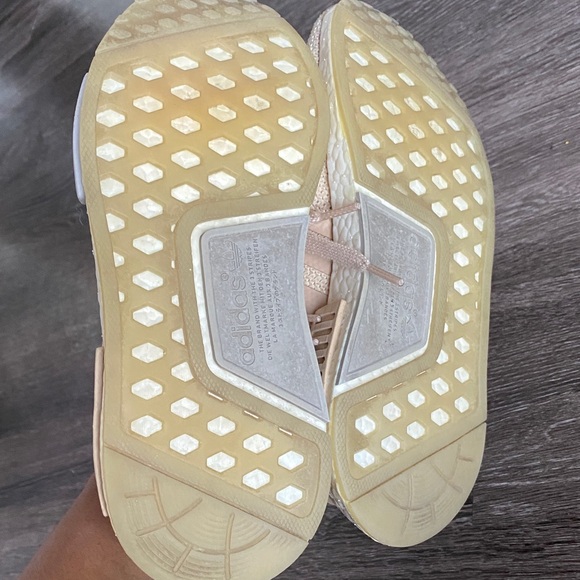 Adidas Kids Beige Sneakers, Size 5.5 - Picture 6 of 7